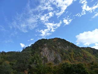 秋の岩山
